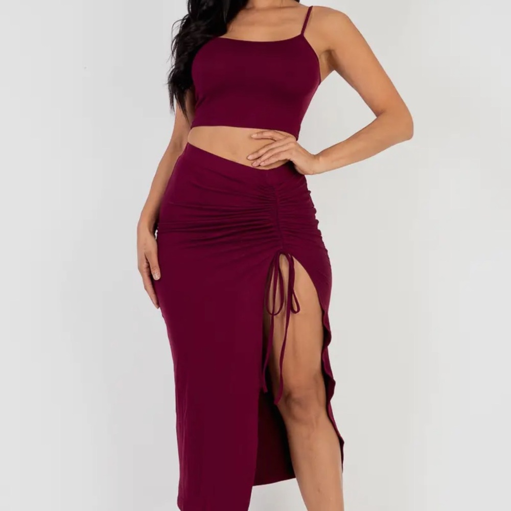 Elegant Burgundy Ruched Midi Skirt
